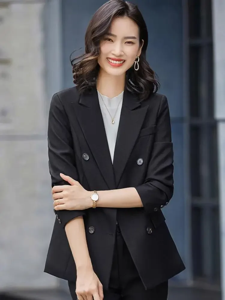 Рисунок 4 - Корейский модный деловой костюм для женщин