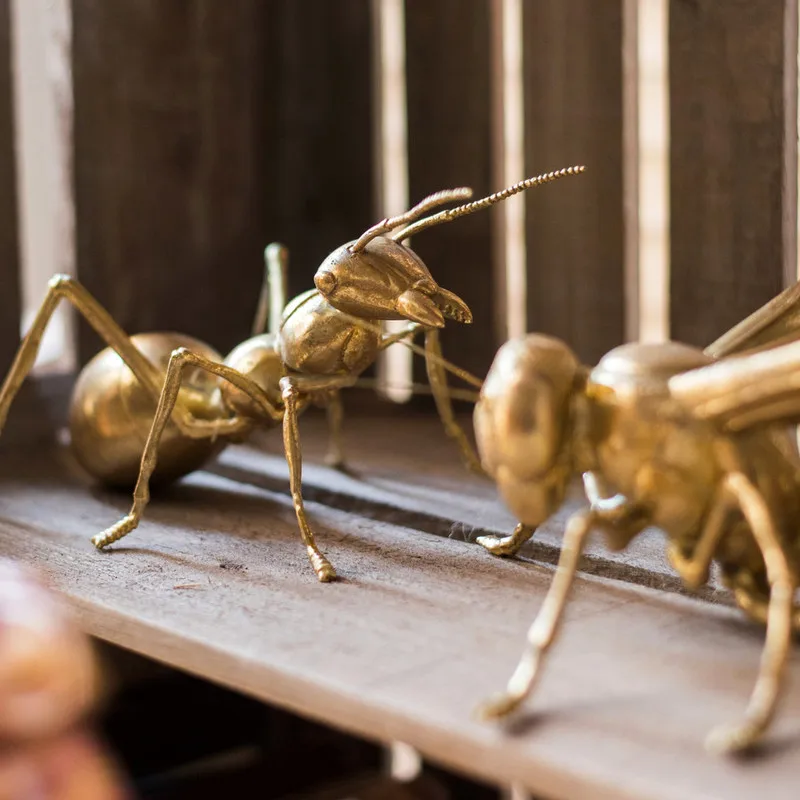 

Decoración de insectos gigante clásica, arte de hormiga, Mantis de abeja, adornos dorados para el hogar, artesanías de resina