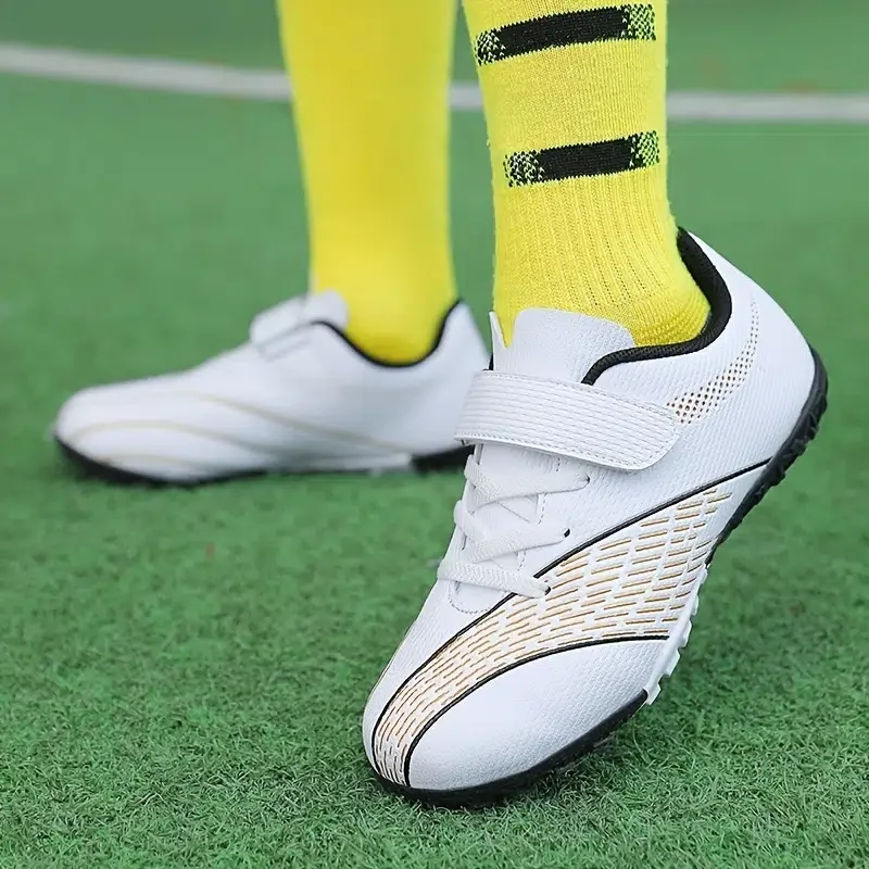 New Kid's Breathable Anti-slip Cleat Lightweight Durable Softness Sneakers For Outdoor Running Training