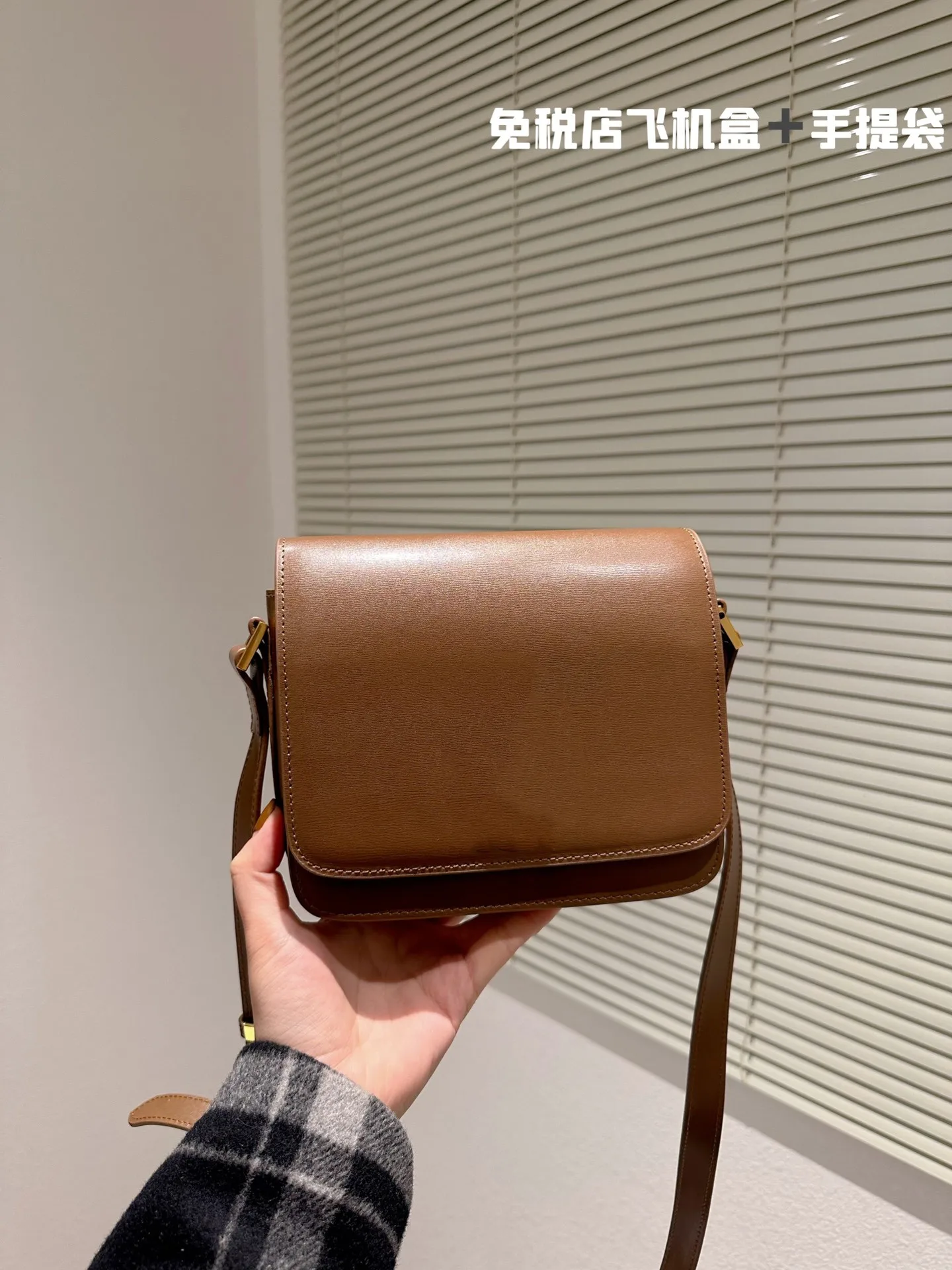 

Новинка 2022, маленькая сумка-мессенджер для камеры, маленькая квадратная сумка, кожаная французская высококлассная темпераментная трендова...