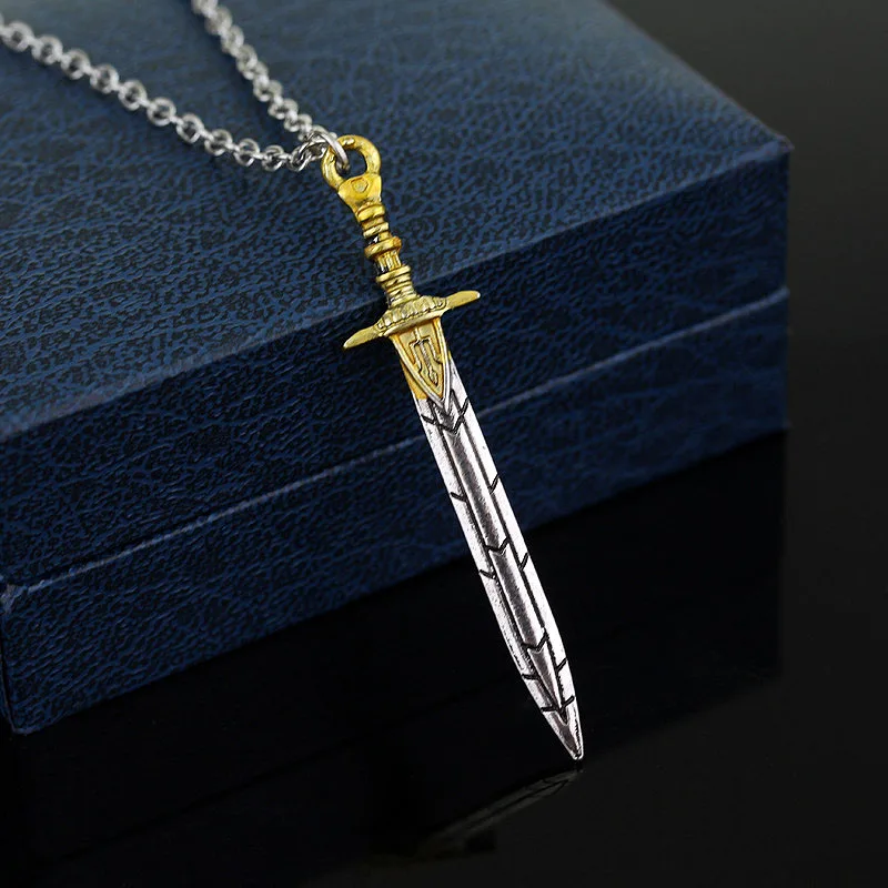 

Movie Ocean Monster Necklace Fashion Retro Sword Jewelry Pendant Sweater Chain Simple Weapon Popular Necklace Men Gift Wholesale