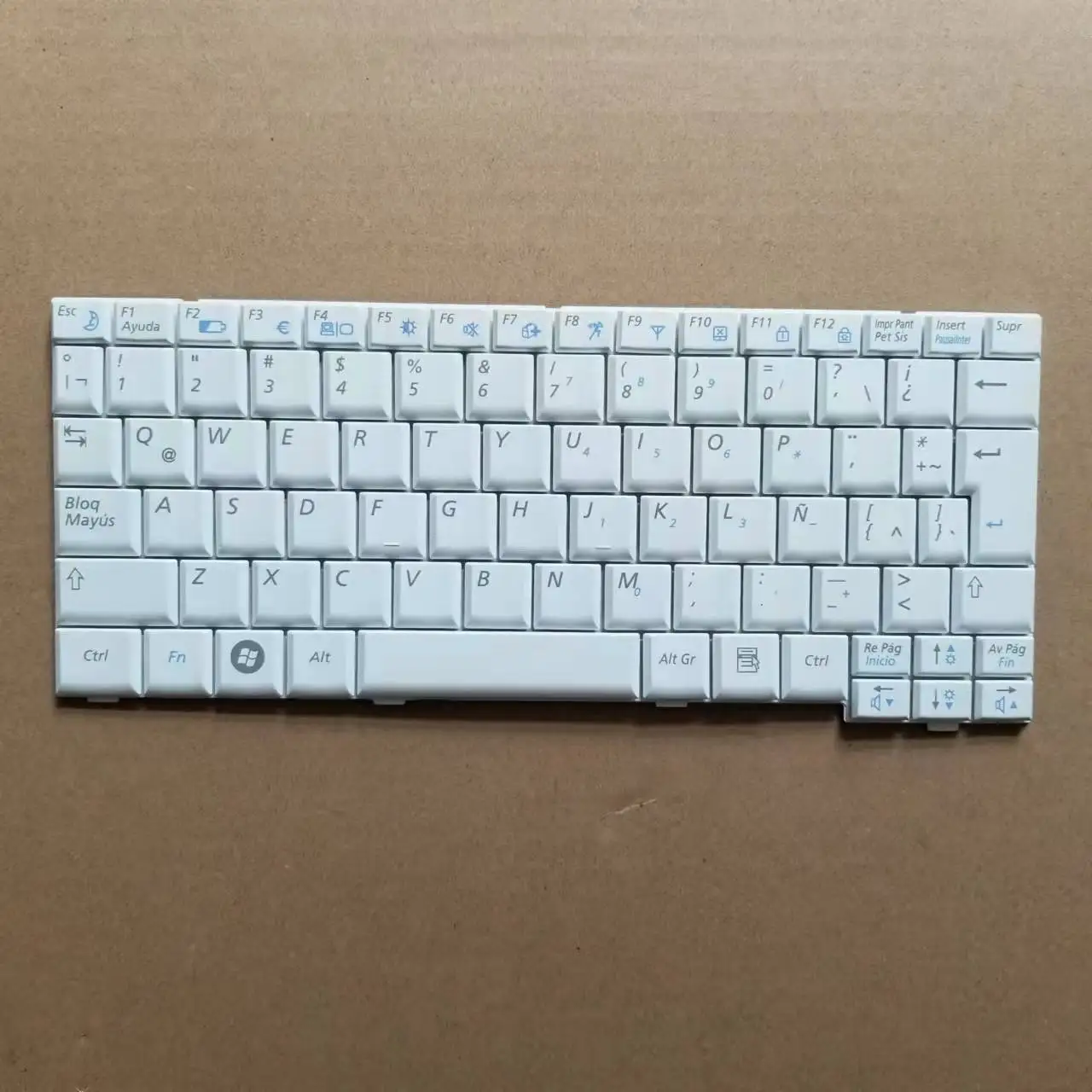 Фото Новинка для Samsung NC10 NP-NC10 ND10 N110 N130 N140 NC10 ND10 N108 серия LA Клавиатура для ноутбука с испанской и белой раскладкой №2