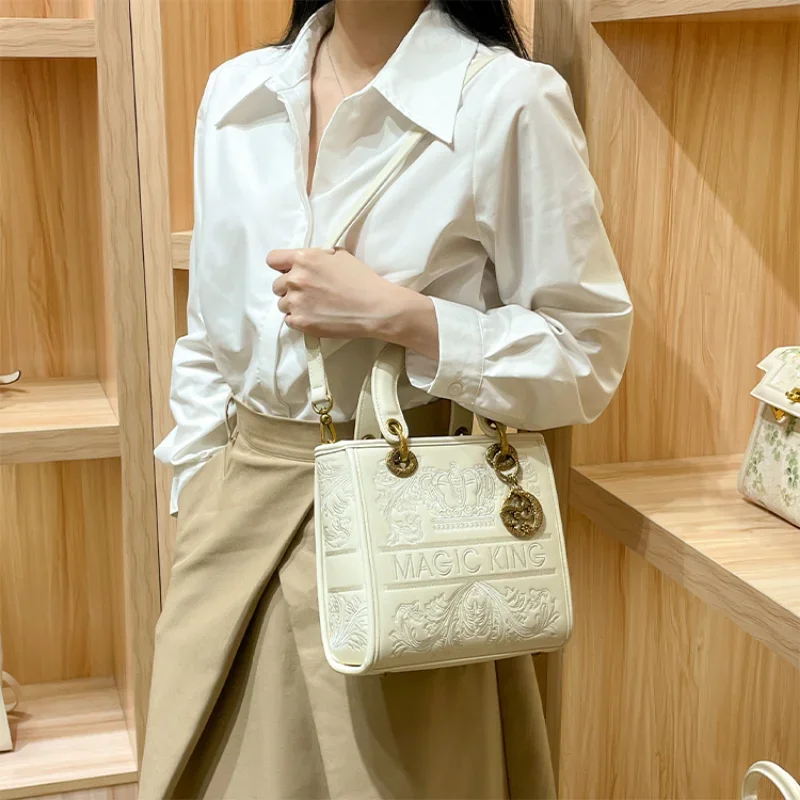 

2023 New High Quality LAFESTIN Fashion One Shoulder Luxury Brand Designer Fashion Small Fragrance Diana Bag Handbag For Women