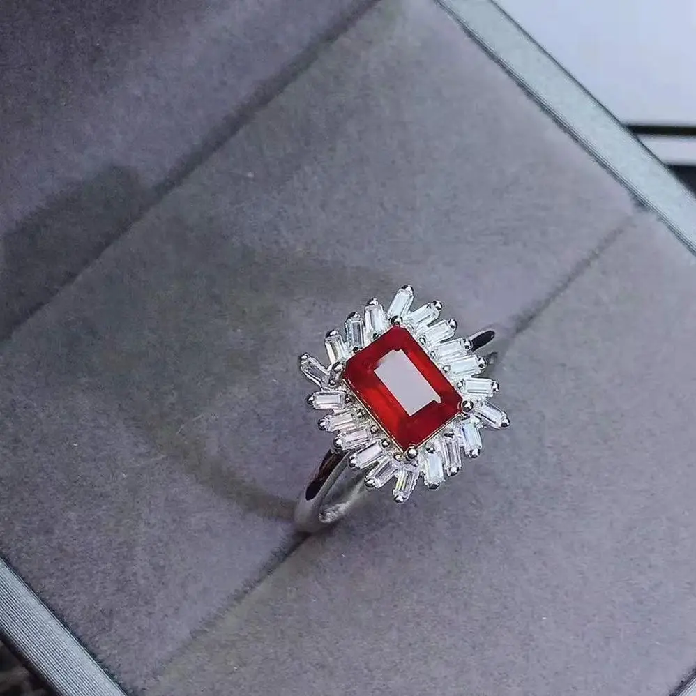 

Женское кольцо из серебра 925 пробы, с натуральным Рубином