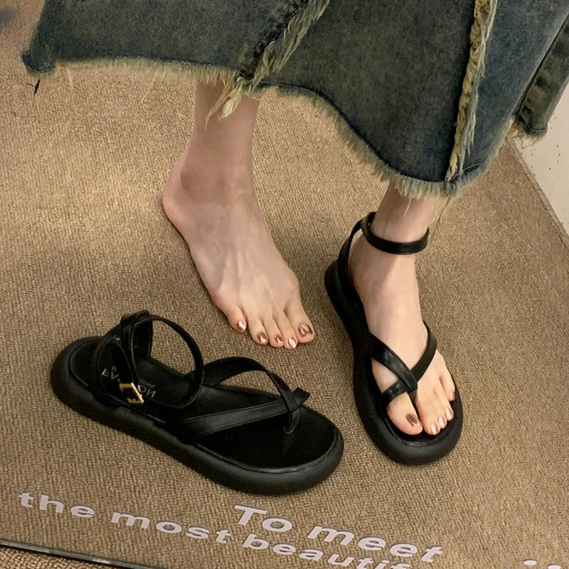 

2023 Summer Designers Women Sandal Fashion Narrow Band Ladies Elegant Gladiator Shoes Woman Outdoor Soft Flats Sandalias