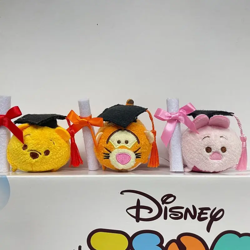Фото Disney Tsum мини-плюшевые игрушки докторская шляпа jenda серия Выпускной сезон подарки игрушки 12 шт. комплект плюши оптом №4