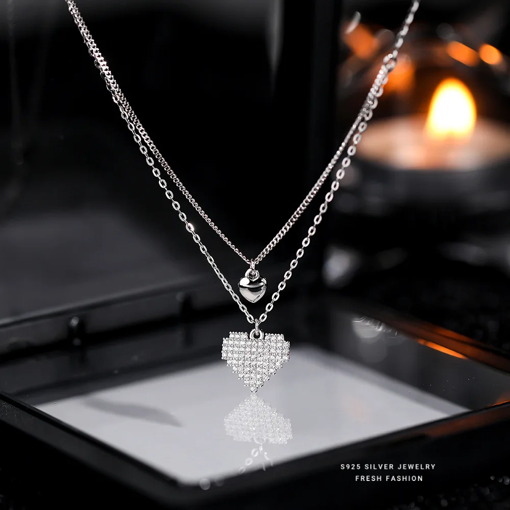 

Ожерелье-чокер из серебра 925 пробы с кулоном в виде крошечного сердца