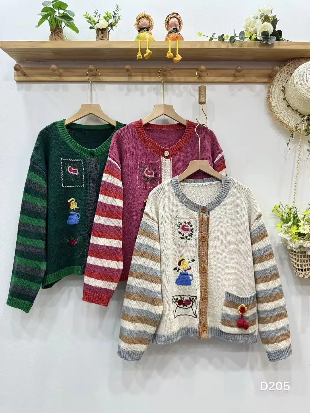 Осень-зима милый свитер с вышивкой женский однобортный вязаный круглым вырезом