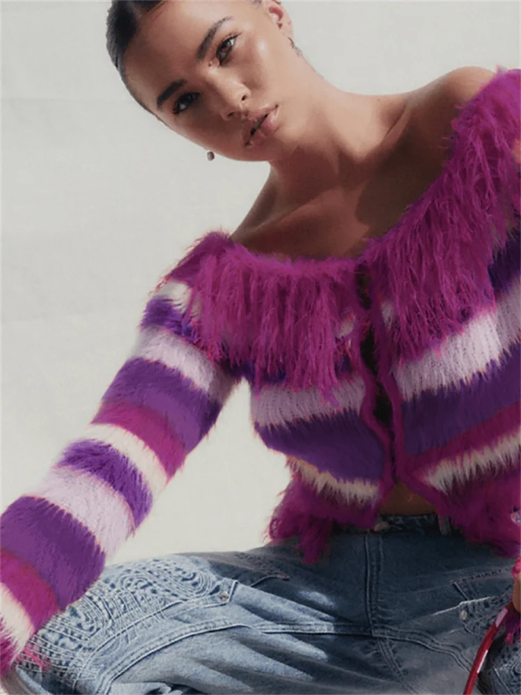 

Женский трикотажный свитер с бахромой, длинным рукавом и воротником-лодочкой