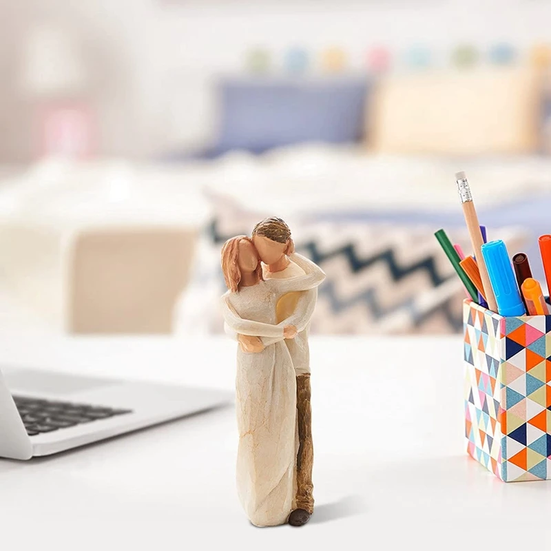 

Nordic Style Couple Figurine Romantic Couple Sculpture Family Member Ornament Home Decor Gift for Wedding Anniversary