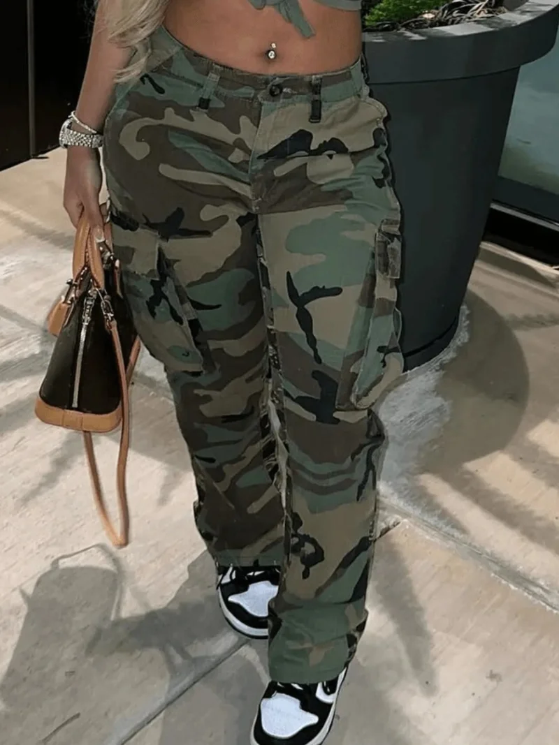 Plus Size Camo Print Side Pocket Cargo Pants Camouflage Mid Waist Casual Women Camo Pants Regular Leisure Lady Pants 2023 New