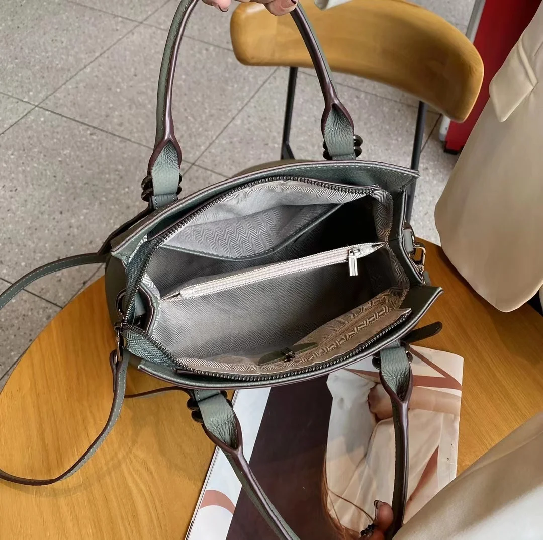 Fashion Exquisite Shopping Bag Retro Casual Women Messenger Bags Female Leather Solid Color Chain Handbag for Women 2022