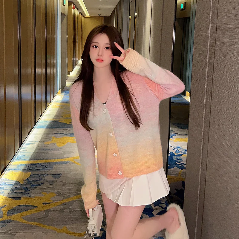 Женский трикотажный кардиган с V-образным вырезом и длинным рукавом