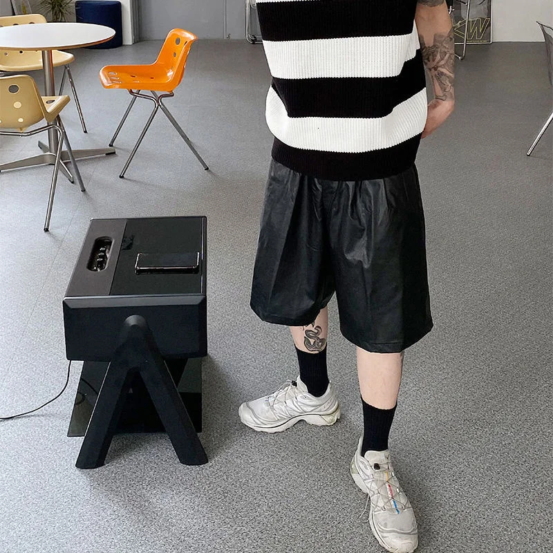 

Мужские летние тканевые шорты до колена, черные кожаные шорты, повседневные трендовые шорты, широкие шорты в Корейском стиле для мужчин, новинка 2022
