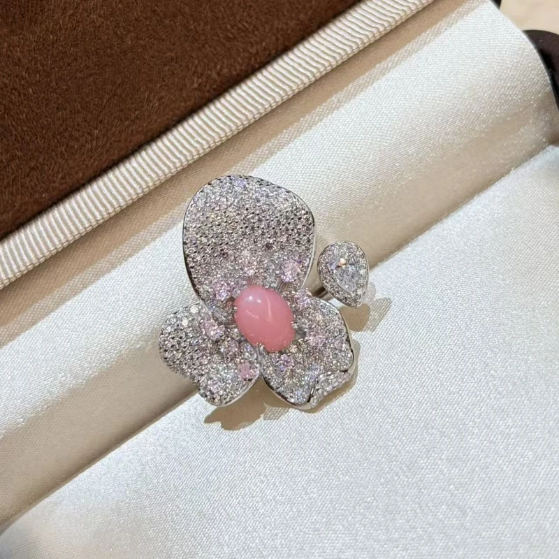 Фото Кольцо Cameo S925 из чистого серебра с розовым жемчугом Conch Pearl и овальной ракушкой Queen Shell, полностью инкрустированное бриллиантами, нежное, легкое, роскошное, в форме цветка №3