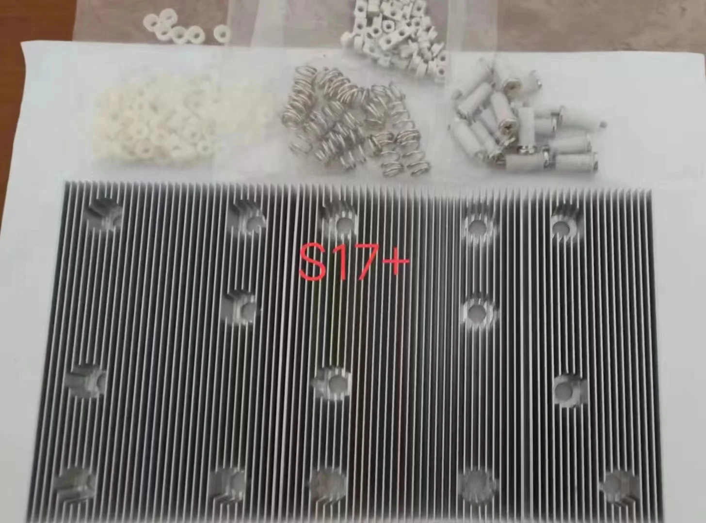 

Refit heat sinks for Antminer S17 series S17/S17 Pro /S17+/T17/T17+/T17e miners Upgraded heat sink BM1397 BM1397AG