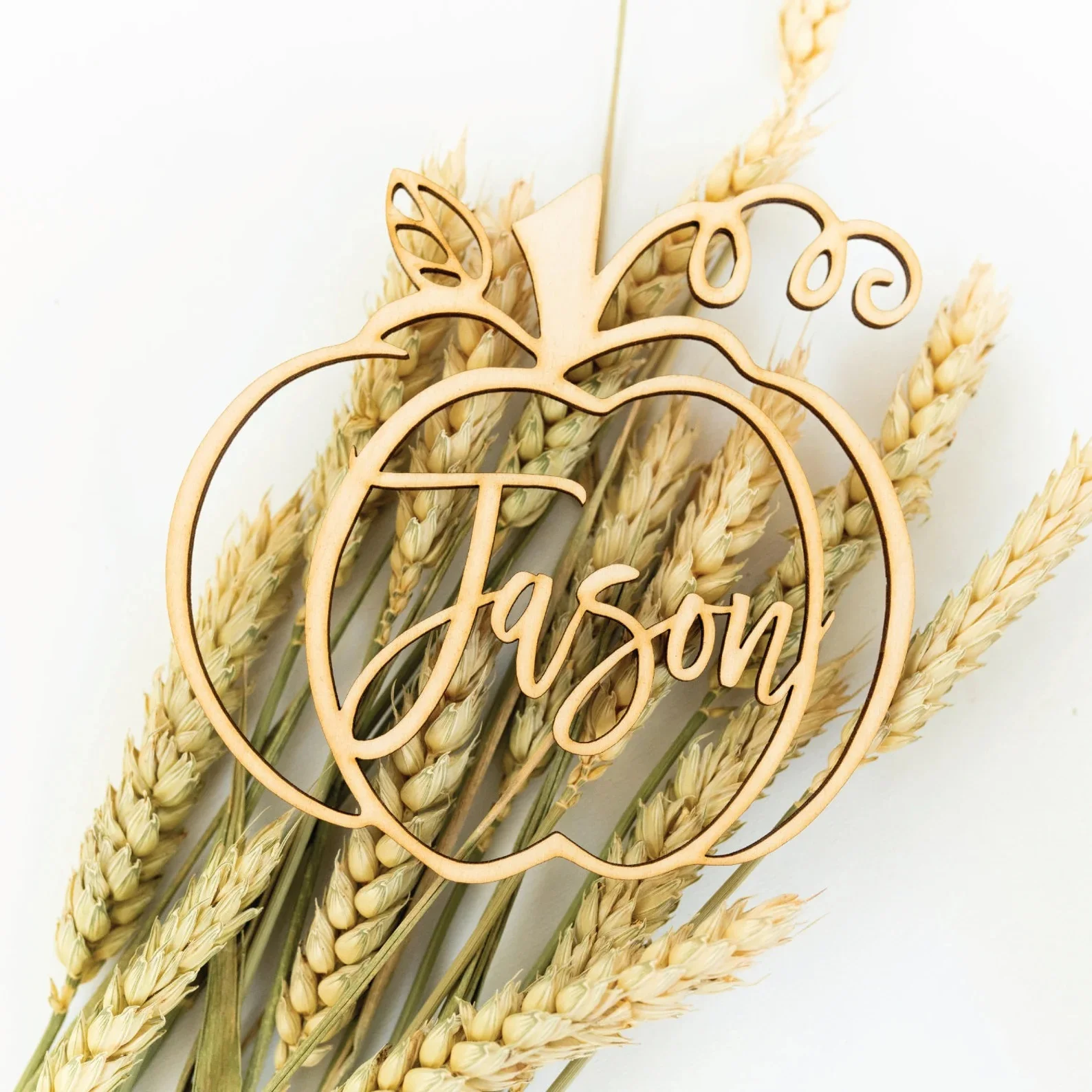 

Поместите открытки на свадьбу, поместите открытки с именами на заказ, поместите знаки, поместите открытки с тыквой, украшения для вечевечер...