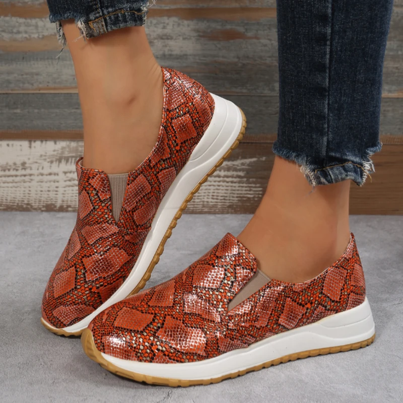 

Fashion Sneakers Snake Print Slip-On Round Toe 2022 Autumn New Vulcanized Loafers Casual Black Wedge Versatile Zapatilla Mujer