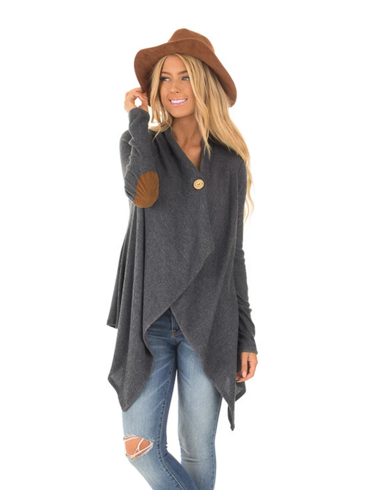 Женский трикотажный кардиган с длинным рукавом асимметричным подолом и нашивкой