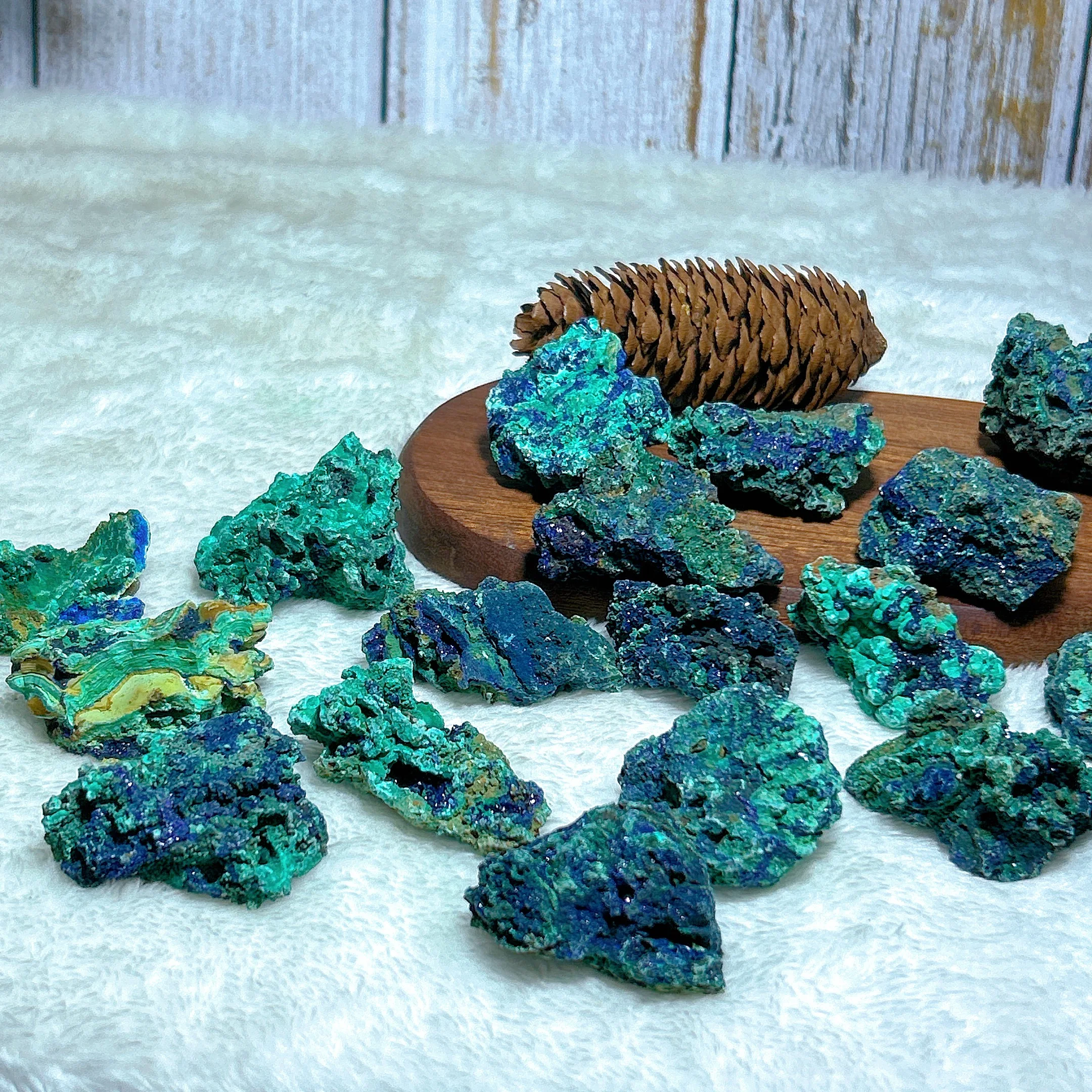 Исцеляющие высококачественные натуральные кристаллы хризоколла с азуритовым