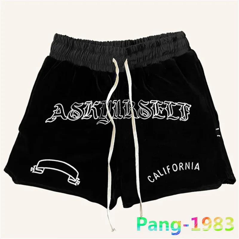 

Retro Black Streetwear Shorts Men Women Gym Training Shorts Casual Running Shorts Comfortable Fabric Shorts