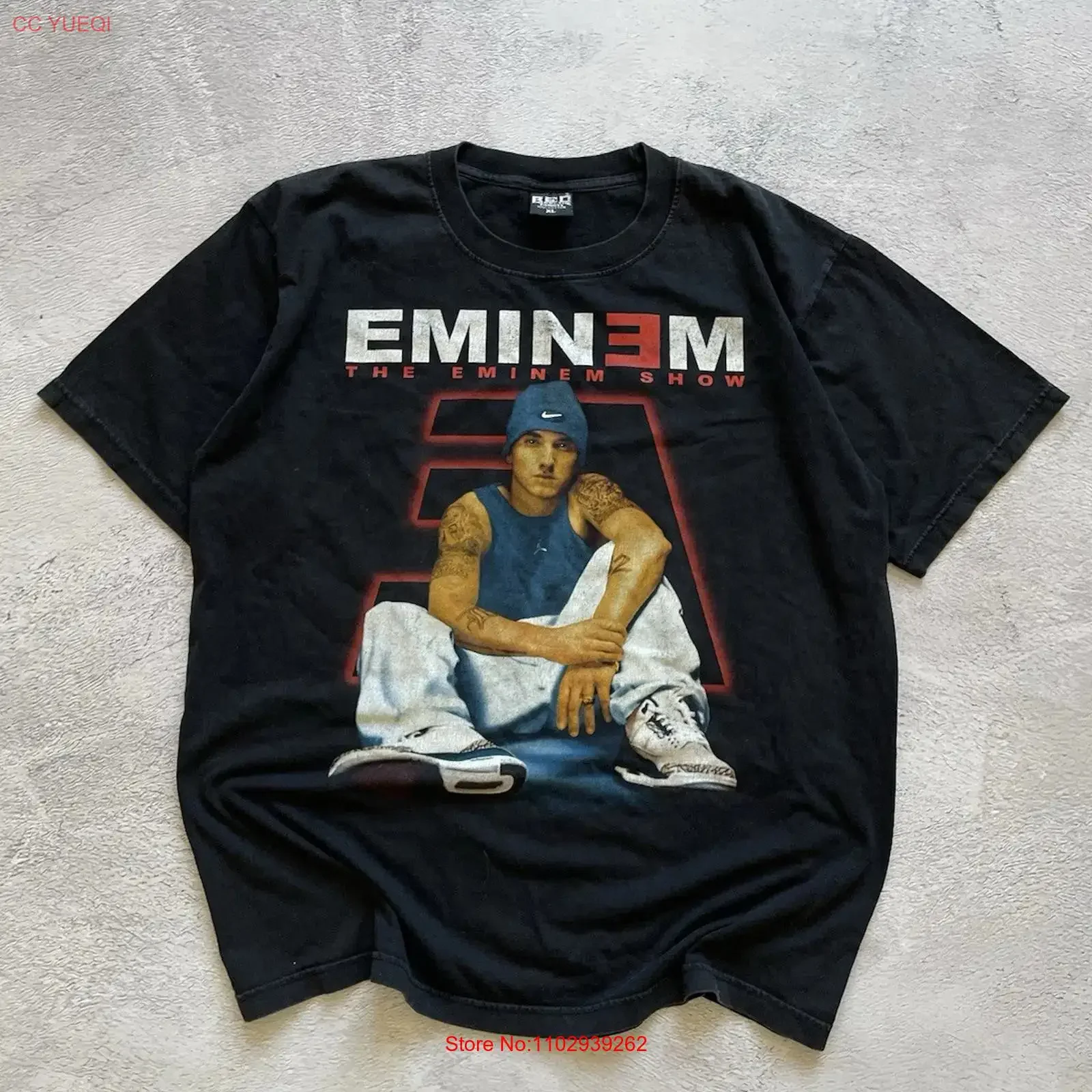 Фото Винтажная футболка Eminem 00-х годов с большим логотипом на спине, размер XL, винтажная, с эффектом потертости, универсальный топ для повседневной носки, мужская, дышащая. №1
