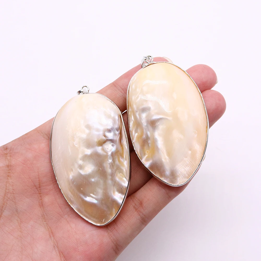 Кулон в виде ракушки из натуральной пресноводной 40 мм