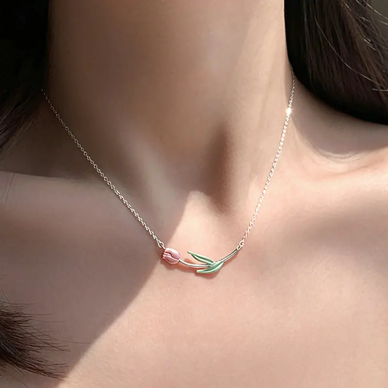 

2023 Vintage Elegant Tulip Pendant Necklace For Women Flower Clavicle Chain Choker Party Wedding Jewelry Gifts