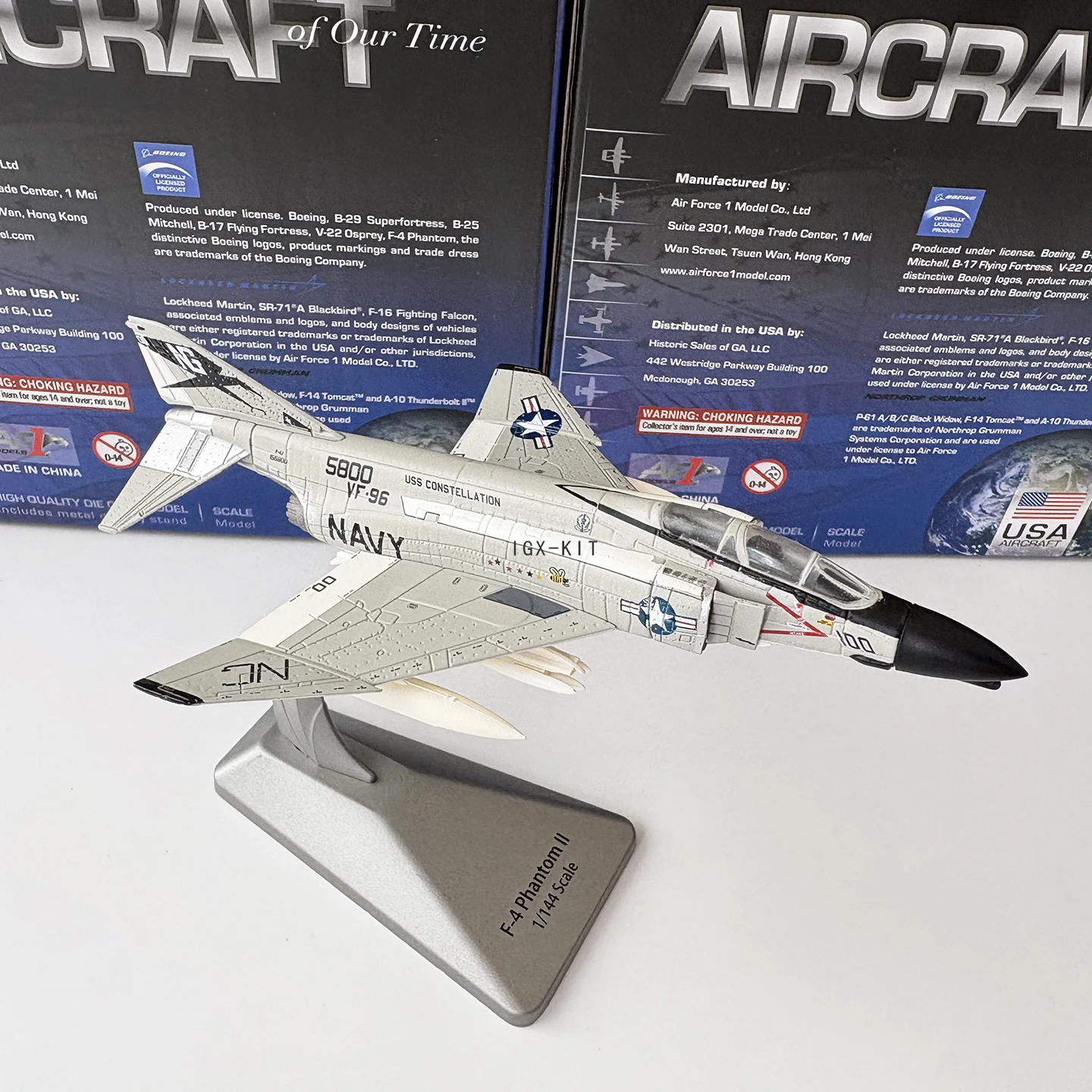 Фото Масштабная модель военного самолета F-4 Phantom II (США) 1/144, серебристый истребитель для палубных авианосцев, готовая коллекционная модель из литого металла, украшение, подарок №3