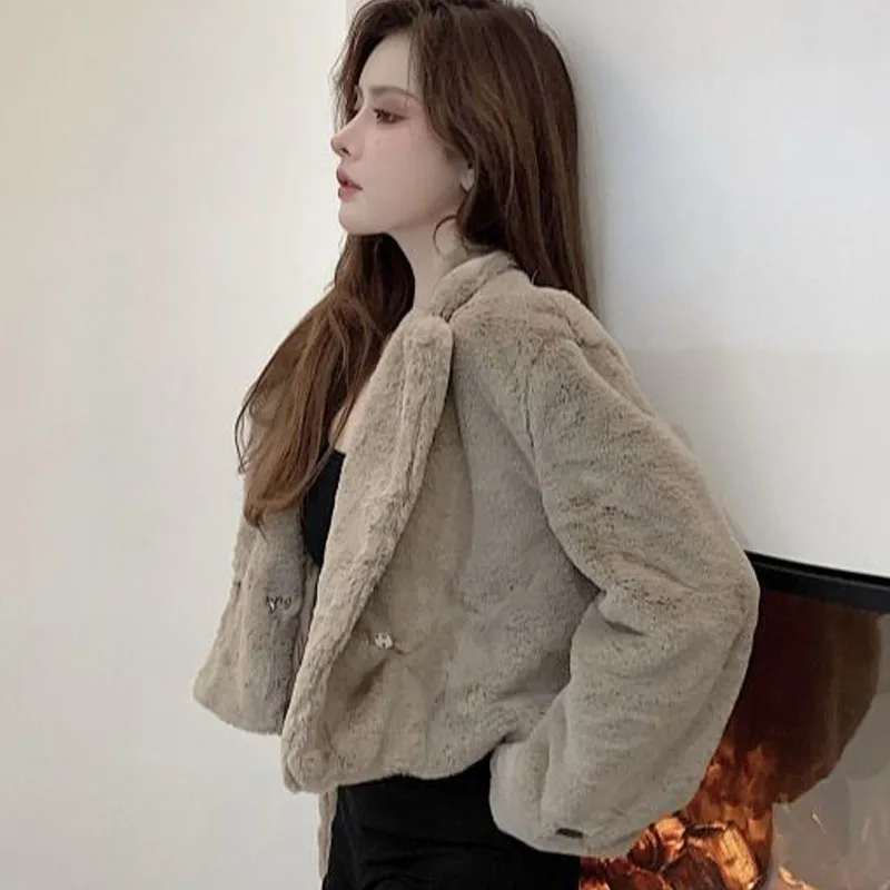 Parkas Women Outdoors Short Coats Jackets 2022 Winter New Fashion Faux Fur Buttons Splicing Warm Cardigan Casual Jackets Woman