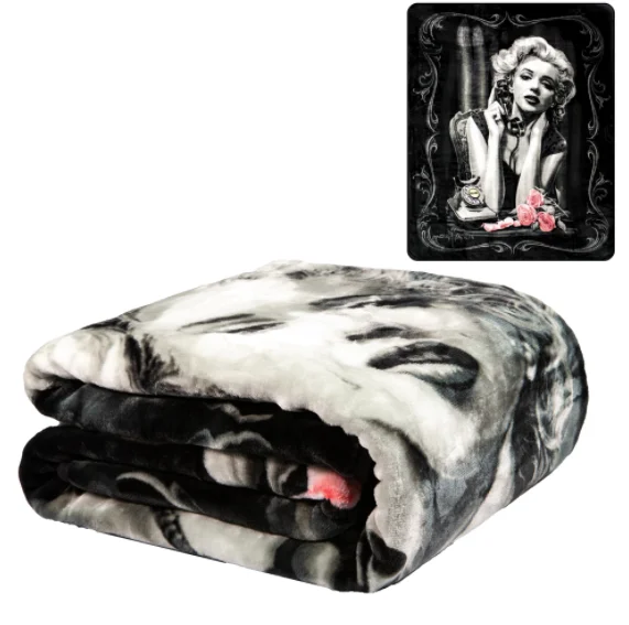 

Plush Throw Blanket - Heartbreaker - QUEEN BED 79\"x 95\" - Faux Fur Blanket For Beds, Sofa, Couch, Picnic, Camping