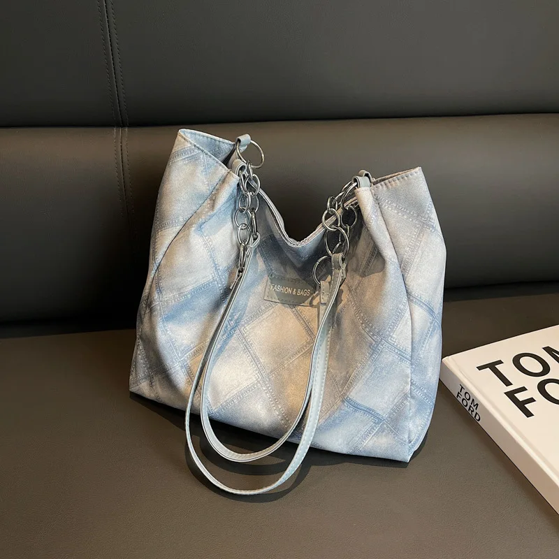 

Leisure Trend Chain Lingge One Shoulder Bag for Women's 2023 Summer New Fashion Simple Large Capacity Tote Bag Tide Tote Bag
