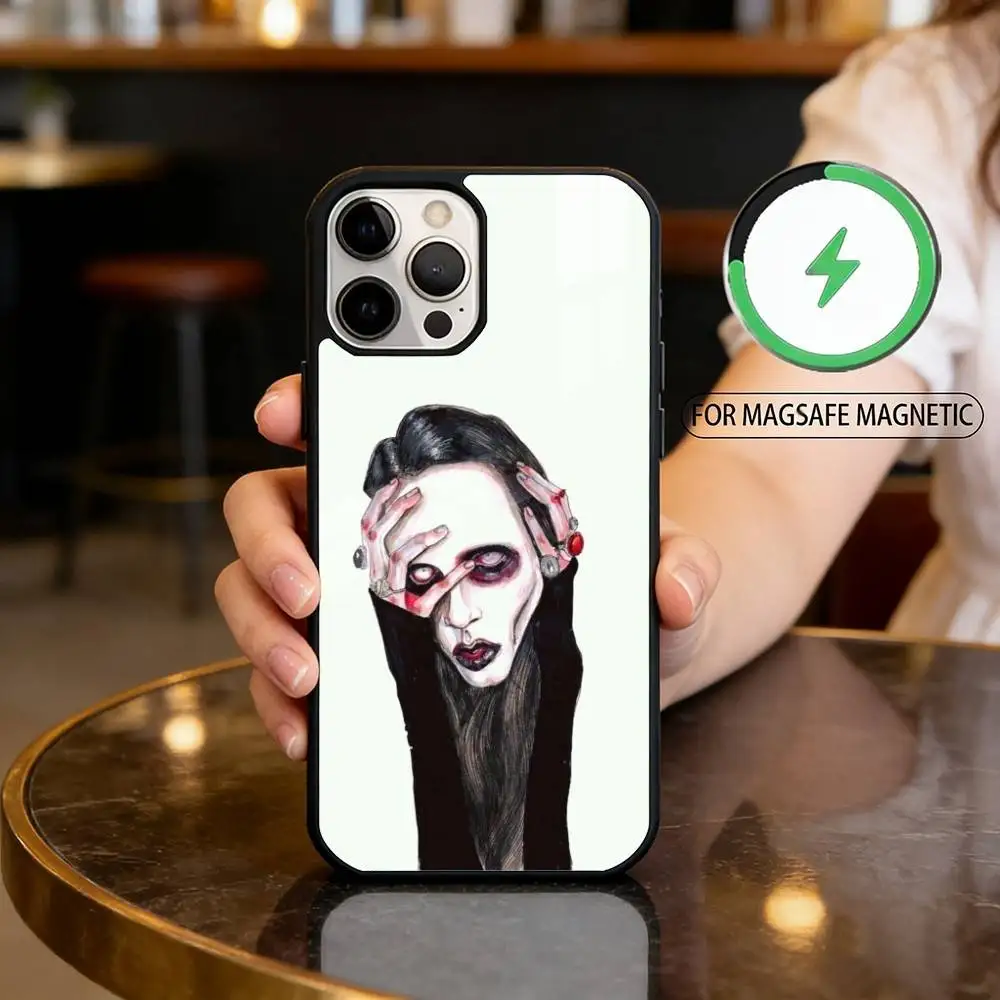 Фото Чехол для телефона M-Marilyn Singer Manson для iPhone 17, 16, 15, 14, 13, 12, 11 Plus, Pro Max с магнитным креплением для беспроводной зарядки Magsafe. №2
