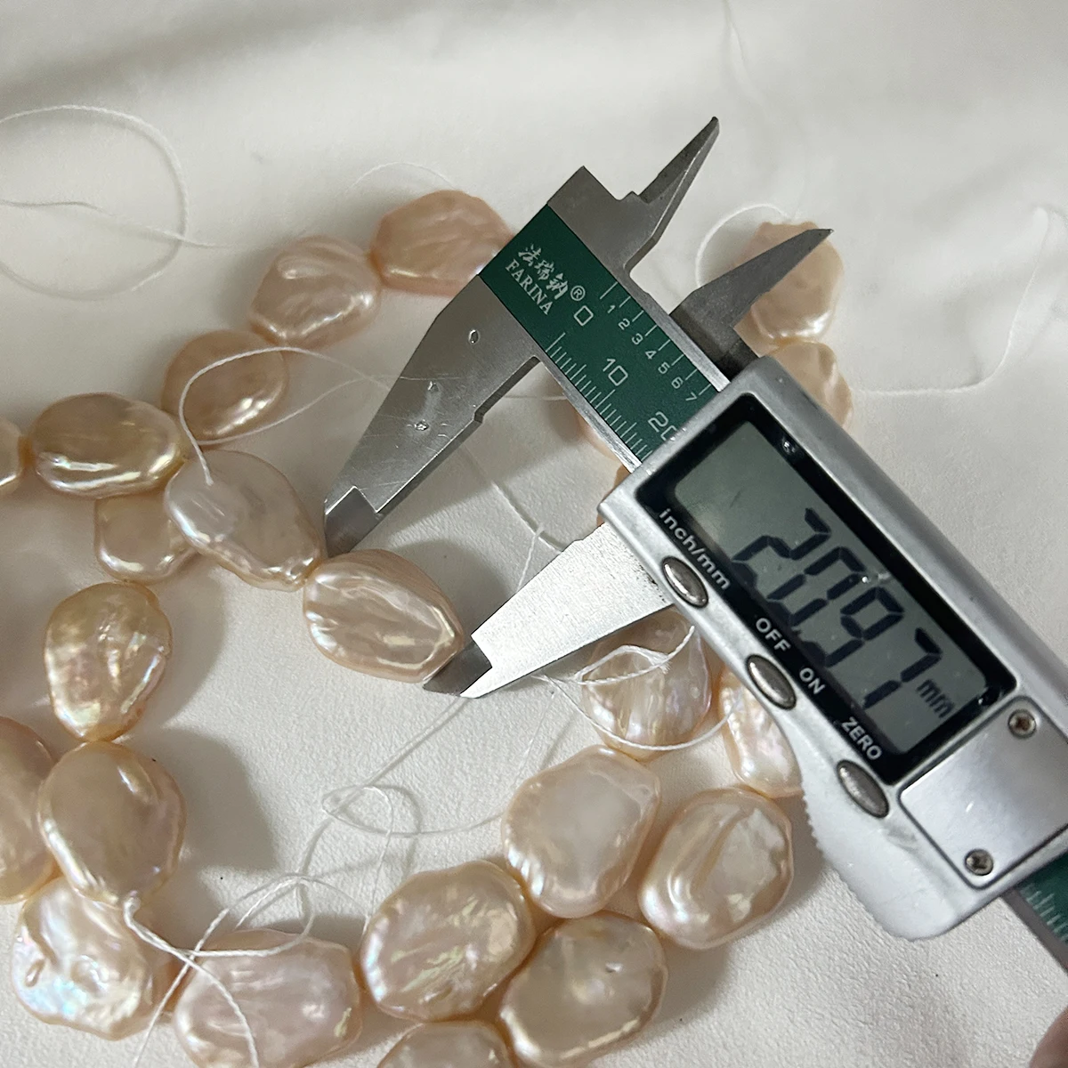 AAA Высокий блеск 16 дюймов 14-28 мм 100% натуральный пресноводный свободный жемчуг с