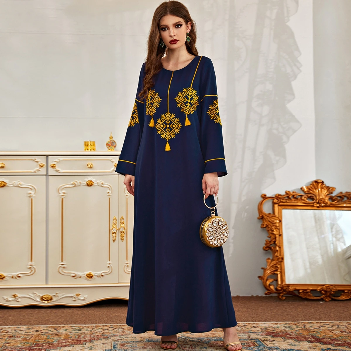 Платье-макси с длинным рукавом и вышивкой, в арабском стиле