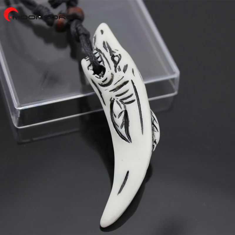 

MOONCORE Fashion Men Necklace Rope Chains Imitation Bone Tooth Male Pendant Man Vintage Jewelry Lucky Amulet Neck Pendants Gift