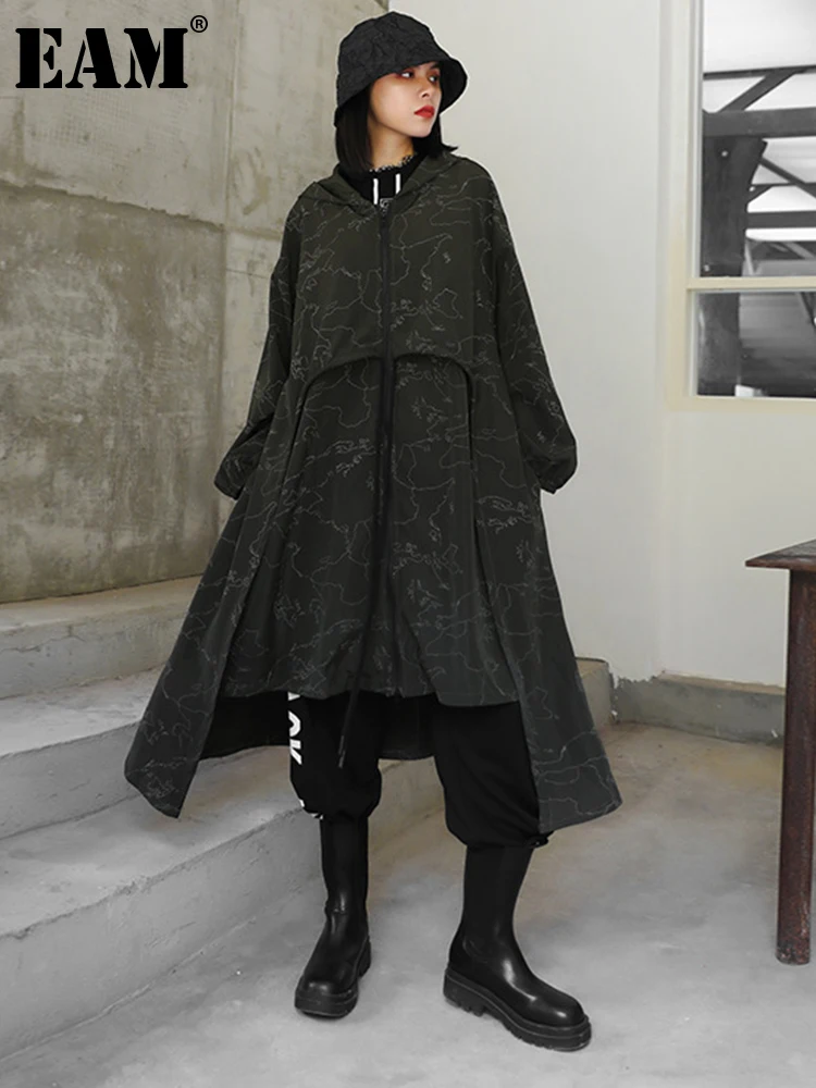 

[EAM] Женский нестандартный Тренч оверсайз, армейский зеленый, с капюшоном, с длинным рукавом, свободный крой, ветровка, модная, весна-осень 2022,...