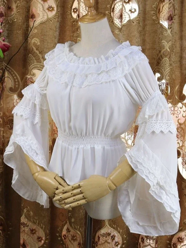 Женская кружевная блузка с вырезом лодочкой белая составного кроя в японском