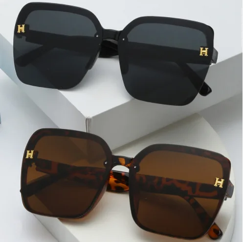 

New Sunglasses for Women Black Fashionable Sun Protection Brand Design Luxury Multicolour Outdoors Personality Hot Selling Item