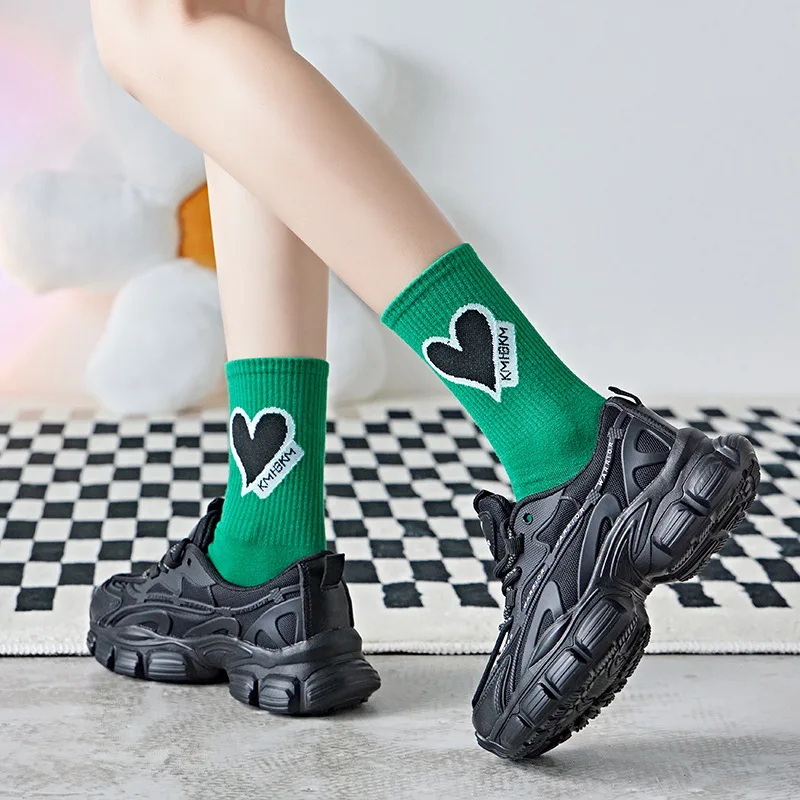 Leisure and beautiful heart shaped love sports socks Cute and comfortable socks Men and women's sports leisure pure cotton