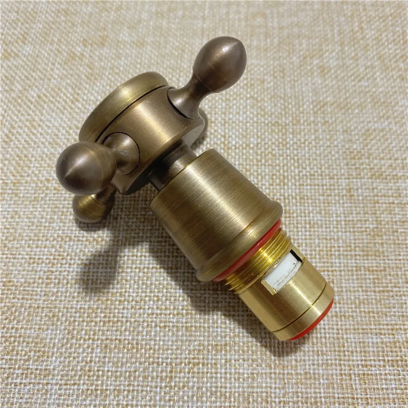 

Одноместный быстроразъемный кран для холодной воды из цельной латуни с керамическим картриджем, ручкой и аксессуарами для переключателей