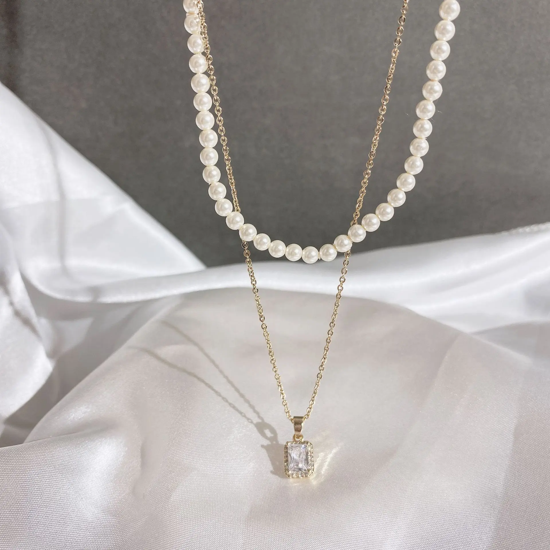 

Wholesale Korean Style Retro Dual-Tier and Detachable Necklace Women's Fashion Short Pearl Square Zircon