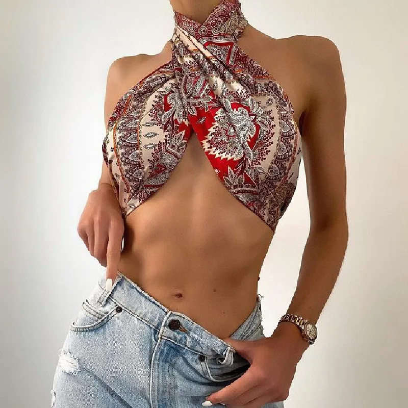 

Женская майка с лямкой через шею и открытой спиной