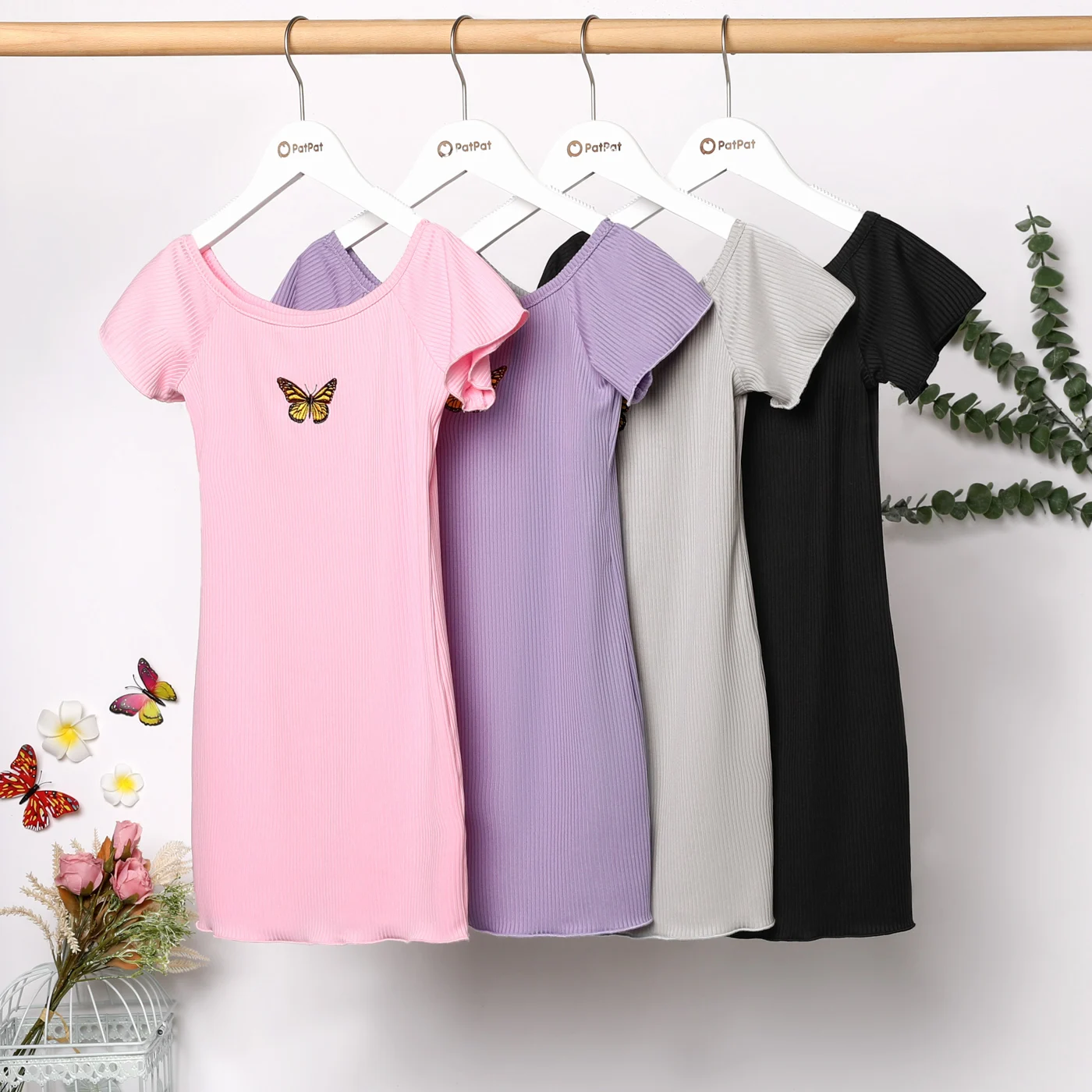

PatPat Kid Girl Butterfly Print Round-collar Solid Color Lettuce Trim Short-sleeve Dress