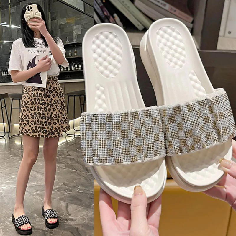 

2023 summer prevent slippery wear-resisting add new cool slippers female soft bottom joker thick sponge network red word slipper