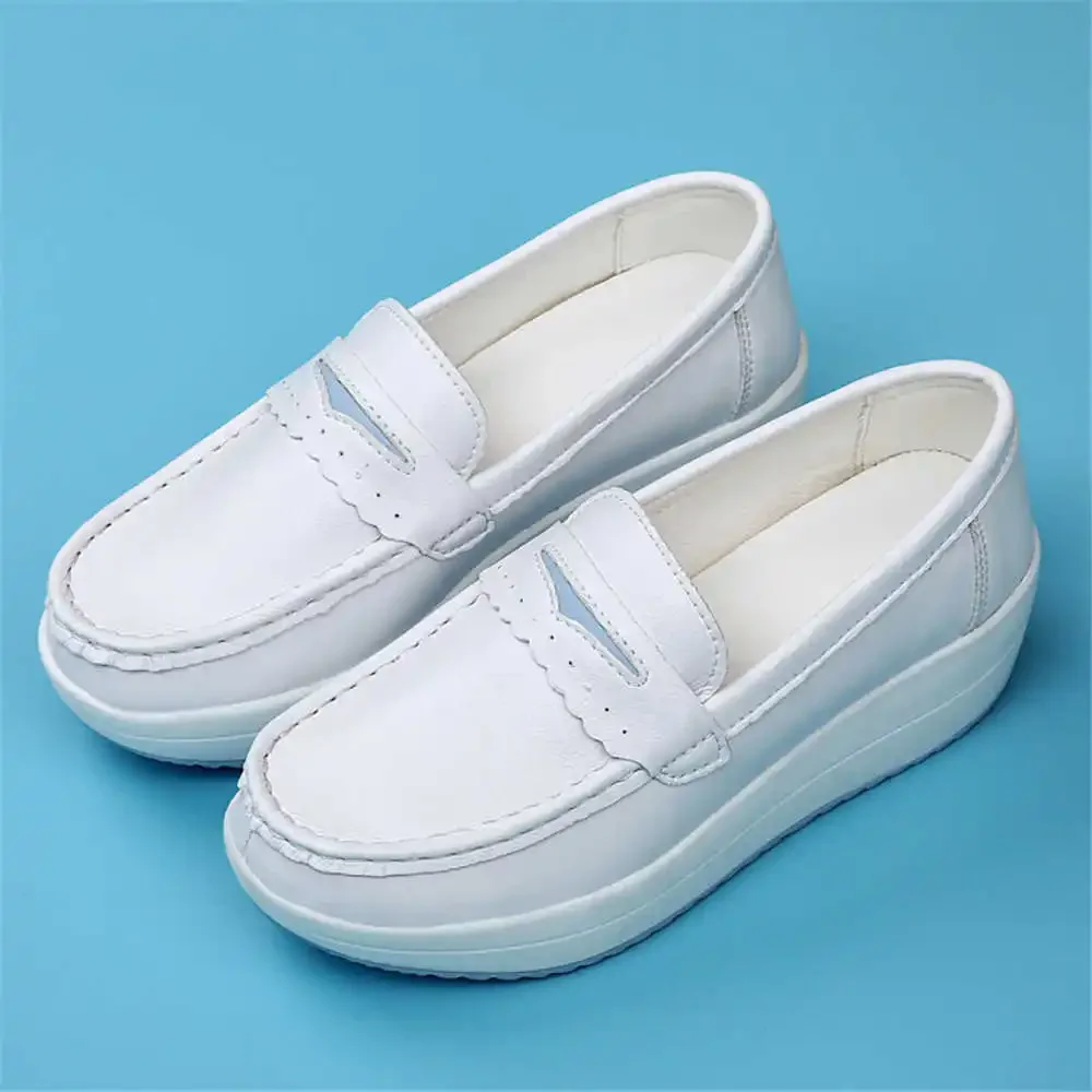 Кроссовки-мокасины на толстом каблуке золотые ботинки с вулканизированной