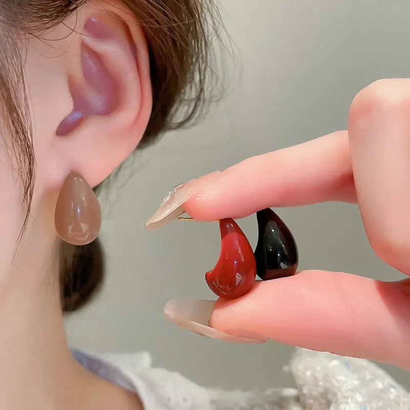 

Fashion Simple Waterdrop Shaped Small Stud Earrings for Women High Sense Temperament Commuter Korean Jewelry