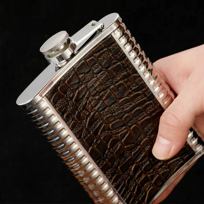 

Personalized Leather Hip Flasks Stainless Steel Creative Retro Luxury Hip Flask Portable Fiaschetta Household Products DF50JH