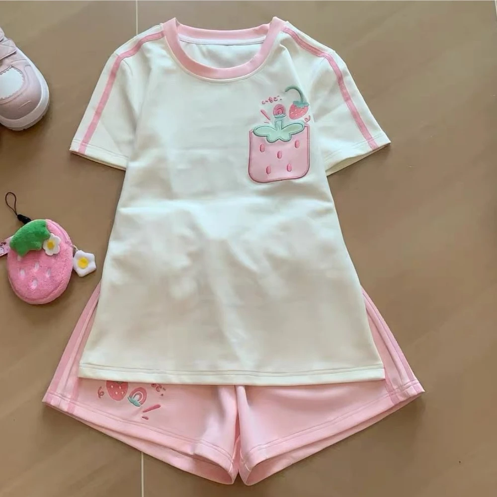 Пижамный комплект Sweet Fairy Kawaii с клубничной вышивкой, топ с V-образным вырезом и воротником-поло, короткий рукав и шорты, комплект из 2 предметов (art.: 3920dba29cafb) - 3920dba29cafb