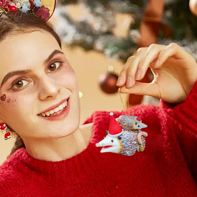 Смола Опоссум Настольное украшение Коллекция фигурок опоссума из красной шляпы